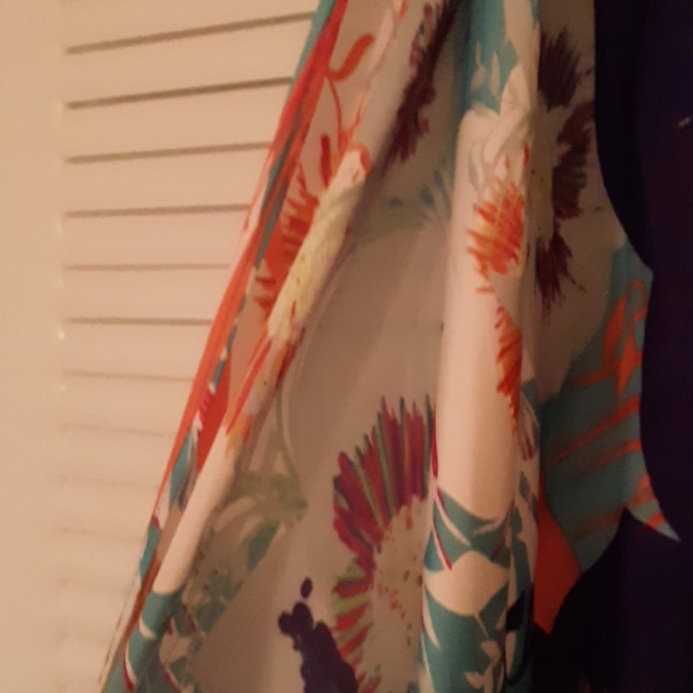 Dress. - Picture 4 of 4